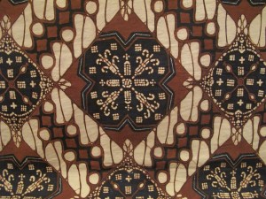 Another design from Yogyakarta showing the Perang and. Kawung motifs.