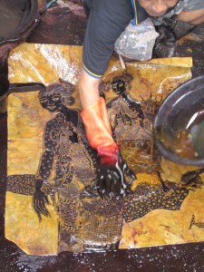 Aprat dyeing batik.