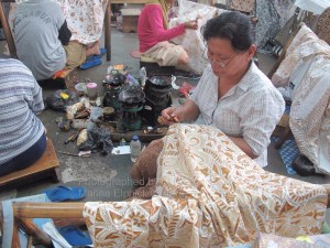 Ladies at work, Danar Hadi factory